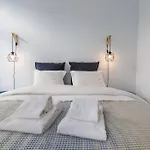 Quiet Charming Flat In Historic Alfama Near Baixa