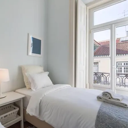 135 C - Quiet Charming Flat In Historic Alfama Near Baixa