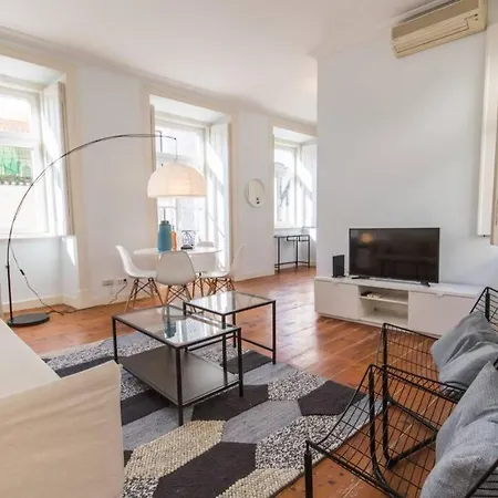 135 C - Quiet Charming Flat In Historic Alfama Near Baixa Lisbon