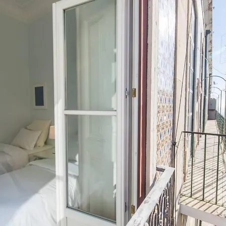 135 C - Quiet Charming Flat In Historic Alfama Near Baixa Apartamento *