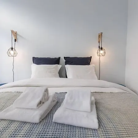 135 C - Quiet Charming Flat In Historic Alfama Near Baixa