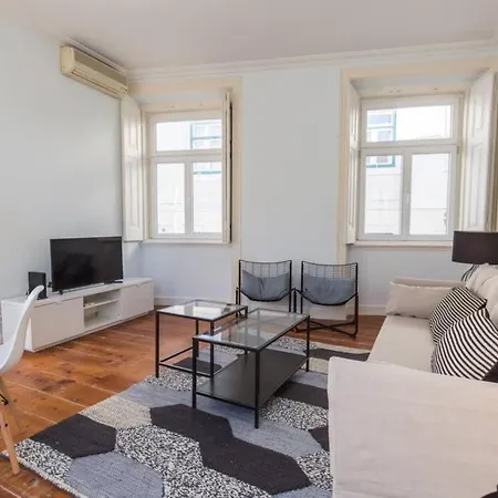 135 C - Quiet Charming Flat In Historic Alfama Near Baixa