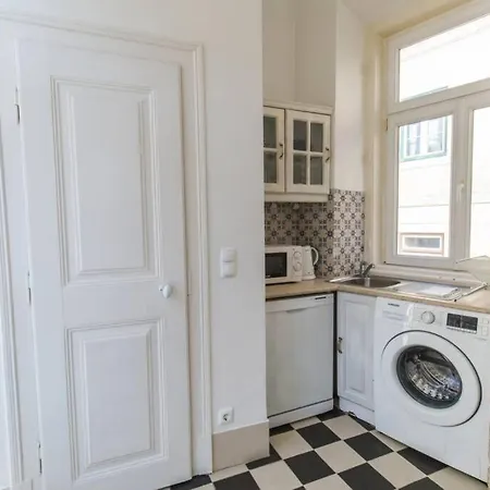 135 C - Quiet Charming Flat In Historic Alfama Near Baixa Apartamento *