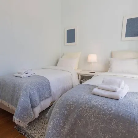 135 C - Quiet Charming Flat In Historic Alfama Near Baixa *