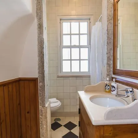 135 C - Quiet Charming Flat In Historic Alfama Near Baixa *