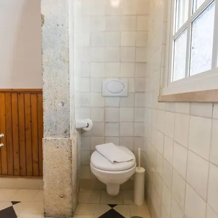 135 C - Quiet Charming Flat In Historic Alfama Near Baixa Apartment Lisbon