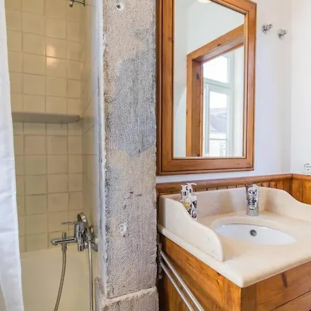 135 C - Quiet Charming Flat In Historic Alfama Near Baixa * Lisbon