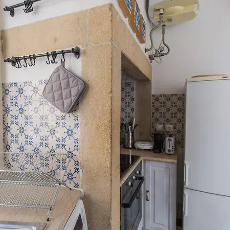 135 C - Quiet Charming Flat In Historic Alfama Near Baixa Lisbon