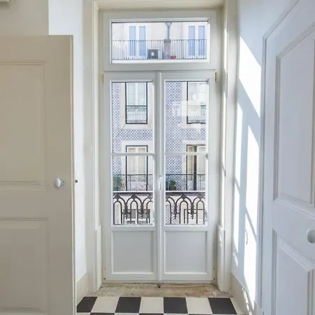 135 C - Quiet Charming Flat In Historic Alfama Near Baixa * Lisbon