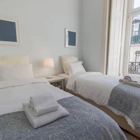 Апартаменты Quiet Charming Flat In Historic Alfama Near Baixa Лиссабон