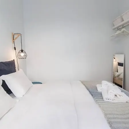 Quiet Charming Flat In Historic Alfama Near Baixa Lisboa