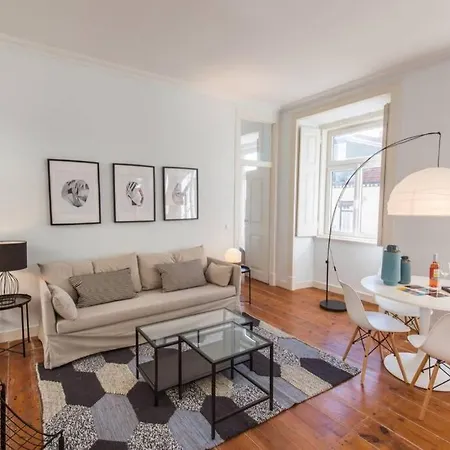 Апартаменты Quiet Charming Flat In Historic Alfama Near Baixa *