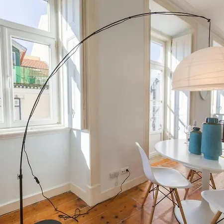 Апартаменты Quiet Charming Flat In Historic Alfama Near Baixa *