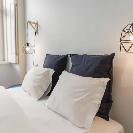 Апартаменты Quiet Charming Flat In Historic Alfama Near Baixa