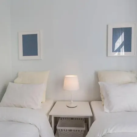 Апартаменты Quiet Charming Flat In Historic Alfama Near Baixa