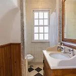 Quiet Charming Flat In Historic Alfama Near Baixa *